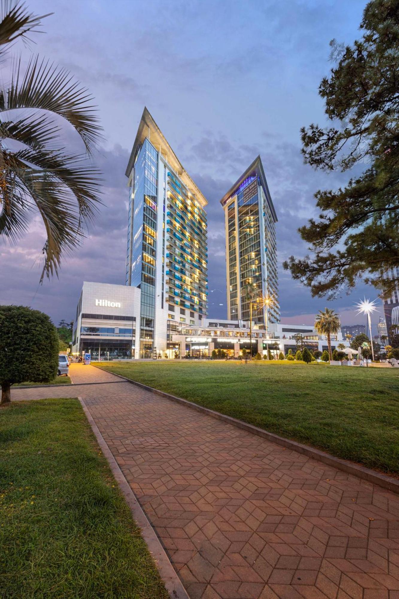 Hilton Batumi Hotel Buitenkant foto